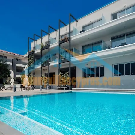 아파트 Sunnyvillas Mythical Gym Swimming Pool S21 *