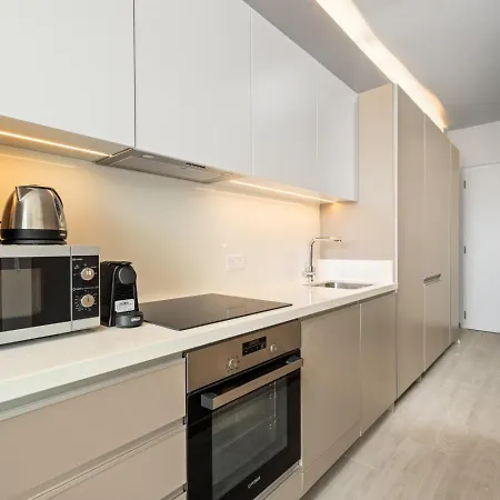 Sunnyvillas Mythical Gym Swimming Pool S21 Apartment *